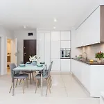 Comfy Zelazna With Two Bedrooms And Balcony Varsovie
