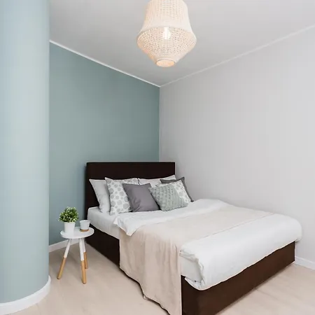 Comfy Zelazna With Two Bedrooms And Balcony *