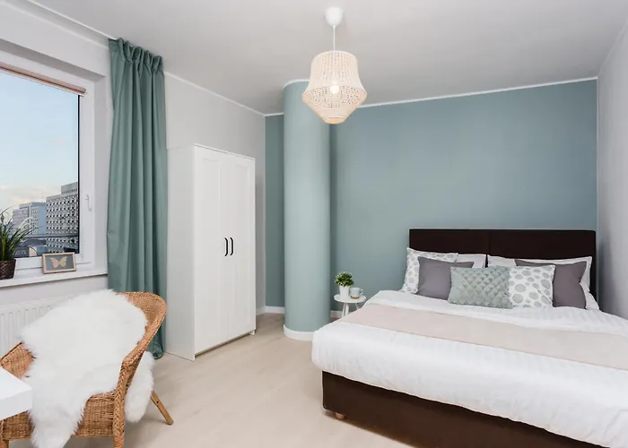 Comfy Zelazna With Two Bedrooms And Balcony * Varšava