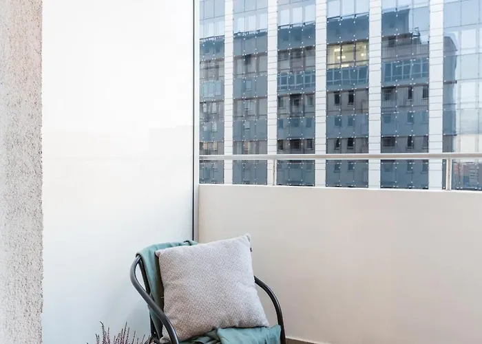 Comfy Zelazna With Two Bedrooms And Balcony * Varšava