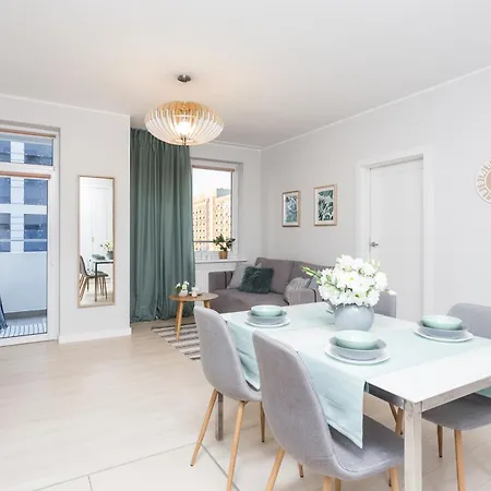 Appartement Comfy Zelazna With Two Bedrooms And Balcony