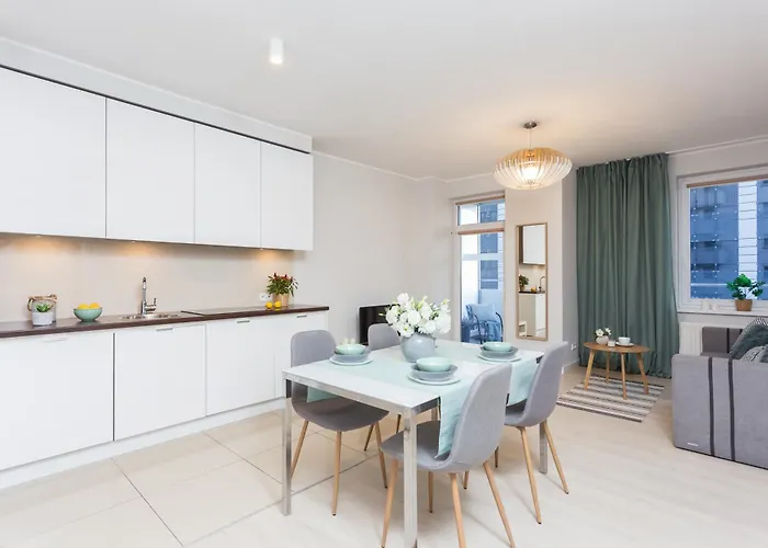 Appartement Comfy Zelazna With Two Bedrooms And Balcony *