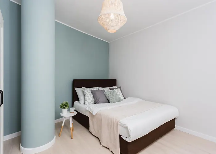 Comfy Zelazna With Two Bedrooms And Balcony *