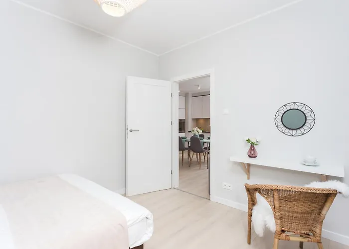 Comfy Zelazna With Two Bedrooms And Balcony Appartement